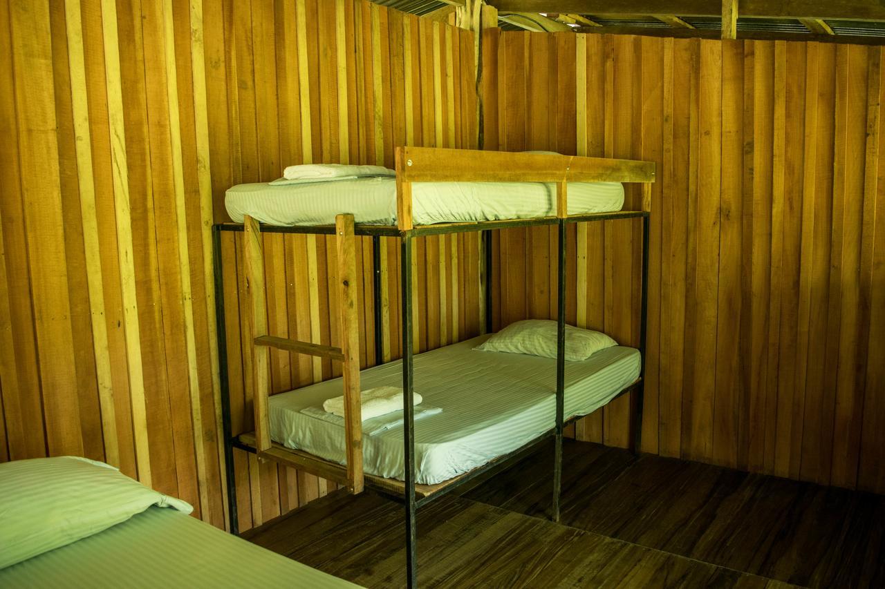Albergue La Laguna Puerto Jiménez エクステリア 写真